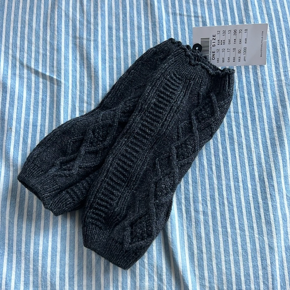 NWT BRANDY MELVILLE knit arm or leg warmers, gray